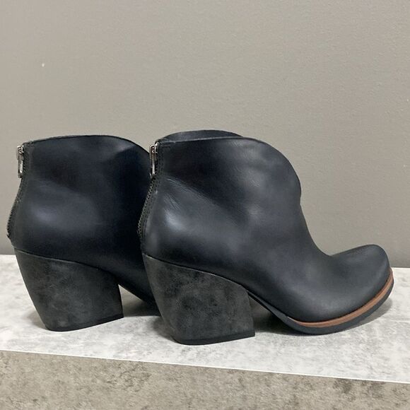 Kork-Ease Black Leather Ankle Booties Unique Charcoal Heels Size 8 - Picture 10 of 15
